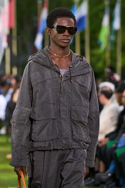 Look 68
